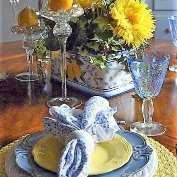 Set of 4 Bright Yellow 6.25" Plates w/ Zinnias - Picture 7 of 7